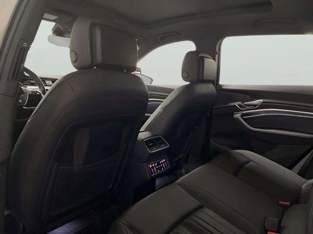 Used 2022 Audi e-tron Premium Plus w/ Premium Plus Package image 80