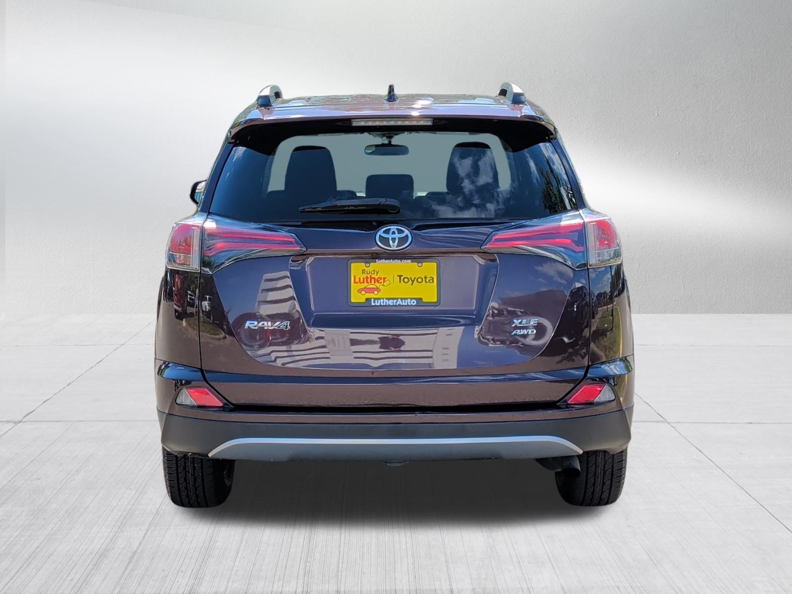 Used 2016 Toyota RAV4 XLE AWD/4WD image 6