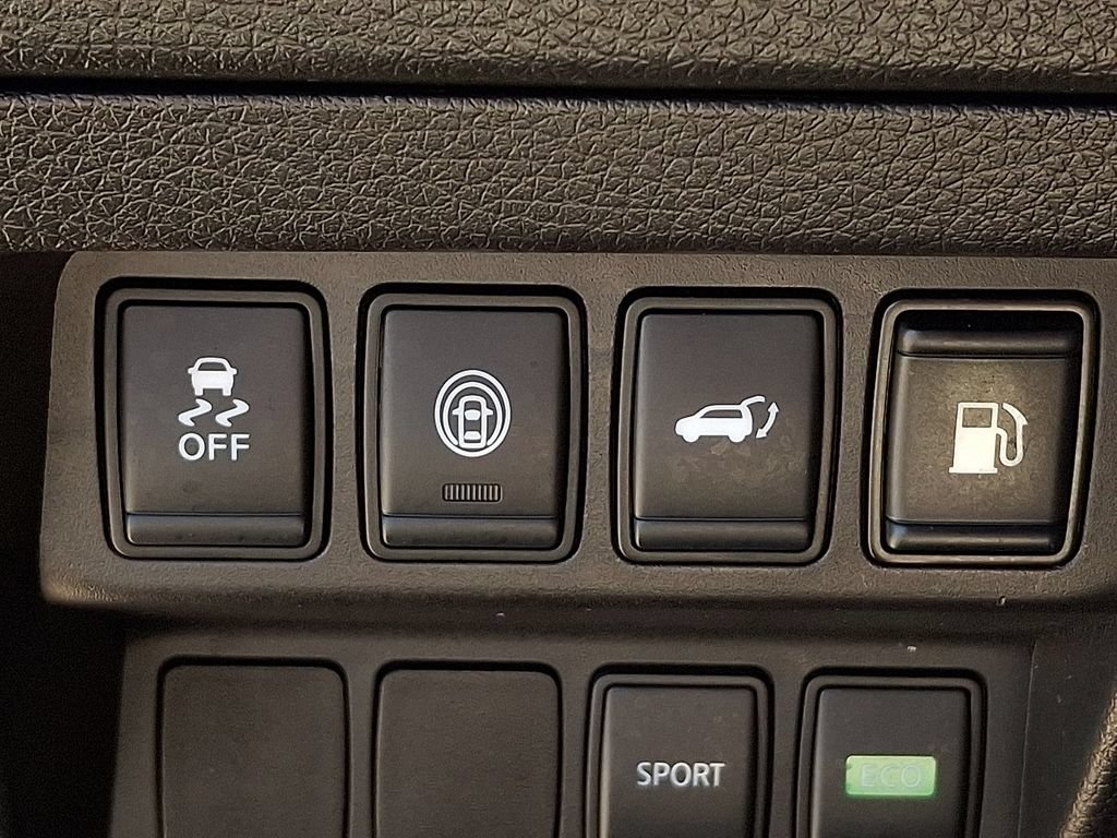 Used 2020 Nissan Rogue SV FWD image 24