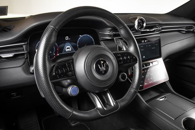 Used 2024 Maserati Grecale GT image 32