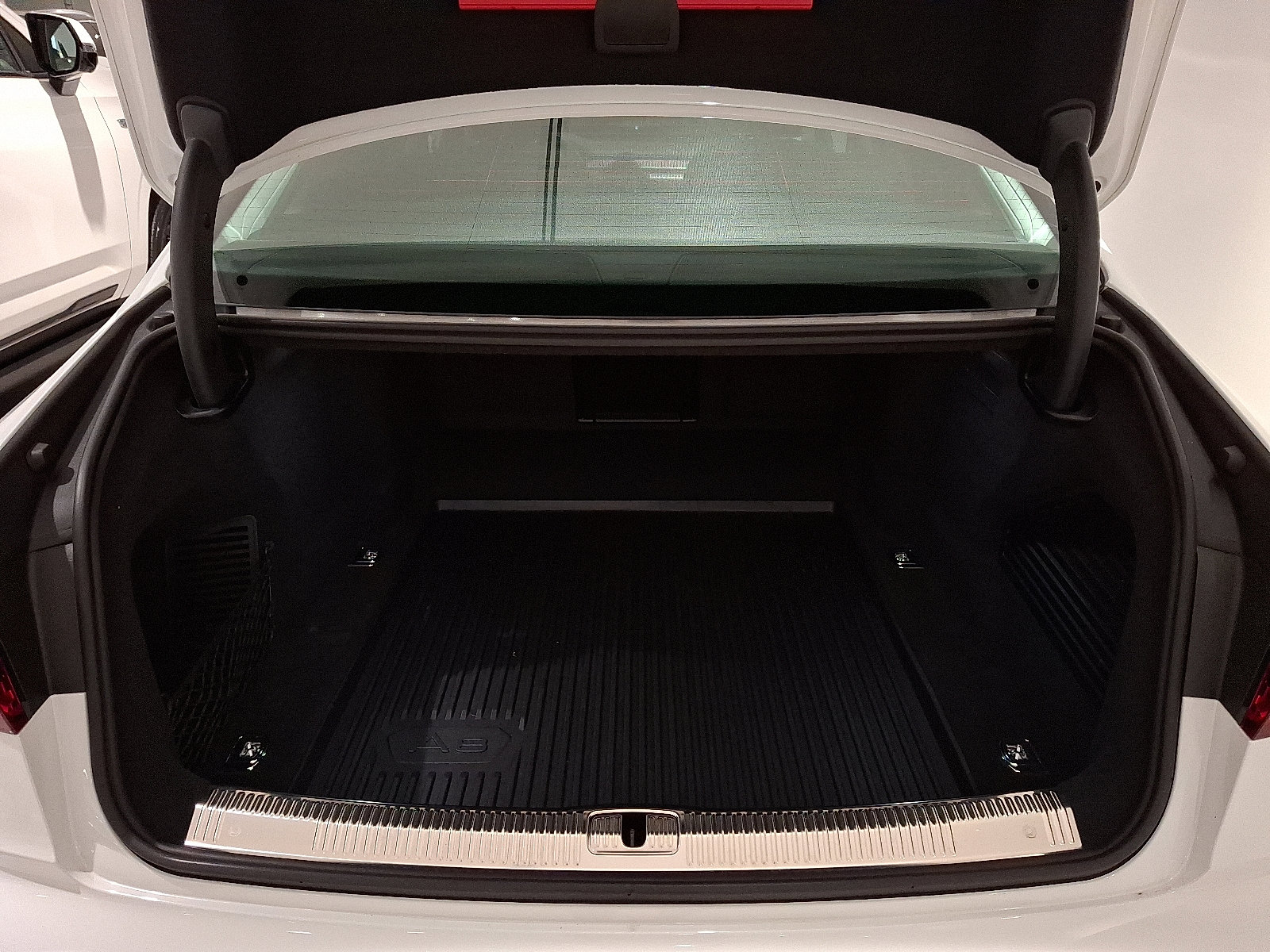 Used 2022 Audi A8 L 3.0T w/ Executive Package image 27