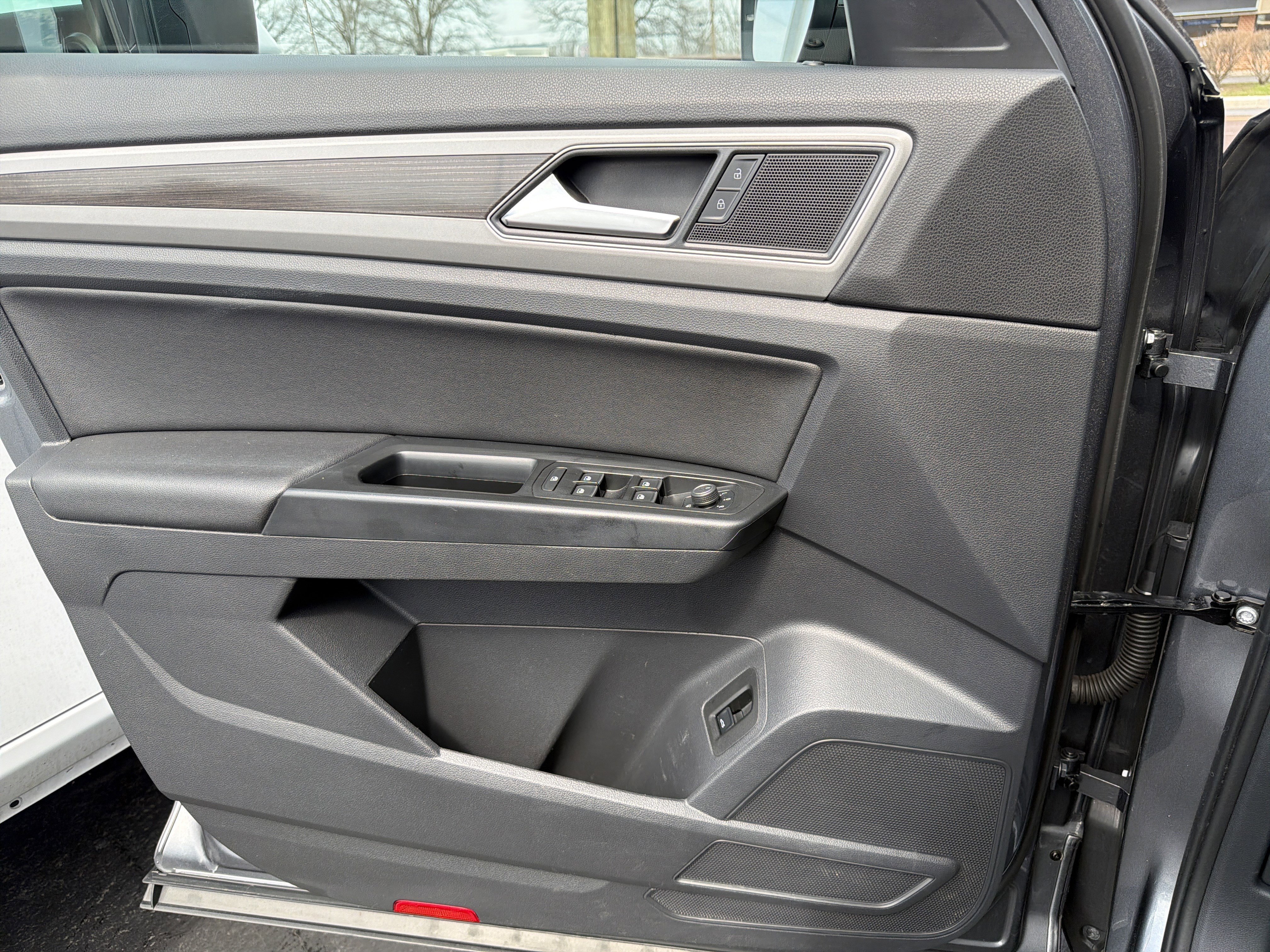 Used 2019 Volkswagen Atlas SE w/ Panoramic Sunroof Package image 31