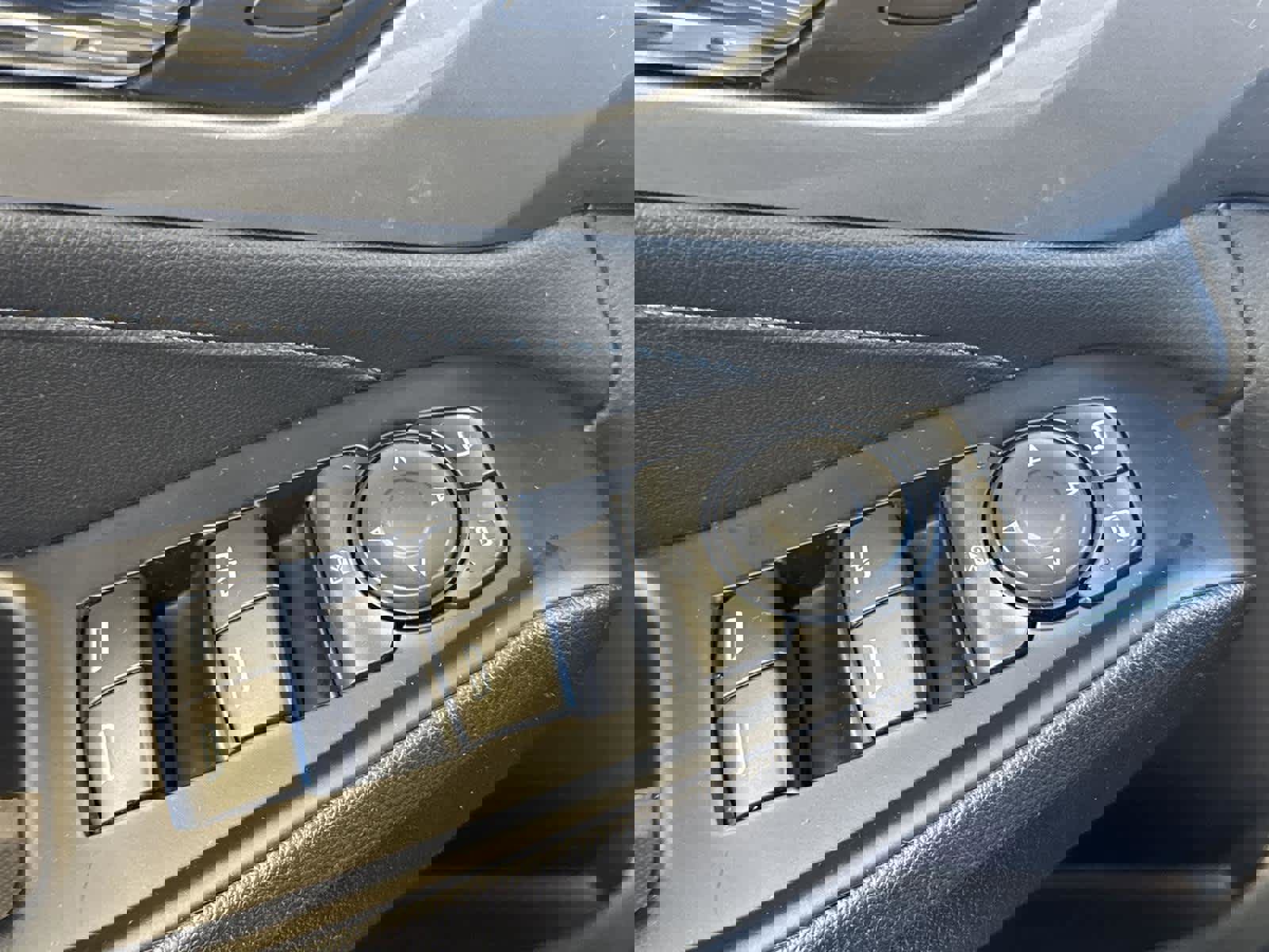 Used 2023 Chevrolet Traverse LT w/ Midnight/Sport Edition image 24