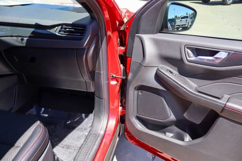 Used 2025 Ford Escape ST-Line w/ Tech Pack #1 AWD/4WD image 9