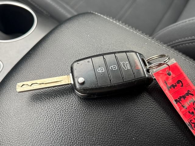 Used 2019 Kia Sorento LX w/ LX Convenience Package image 29