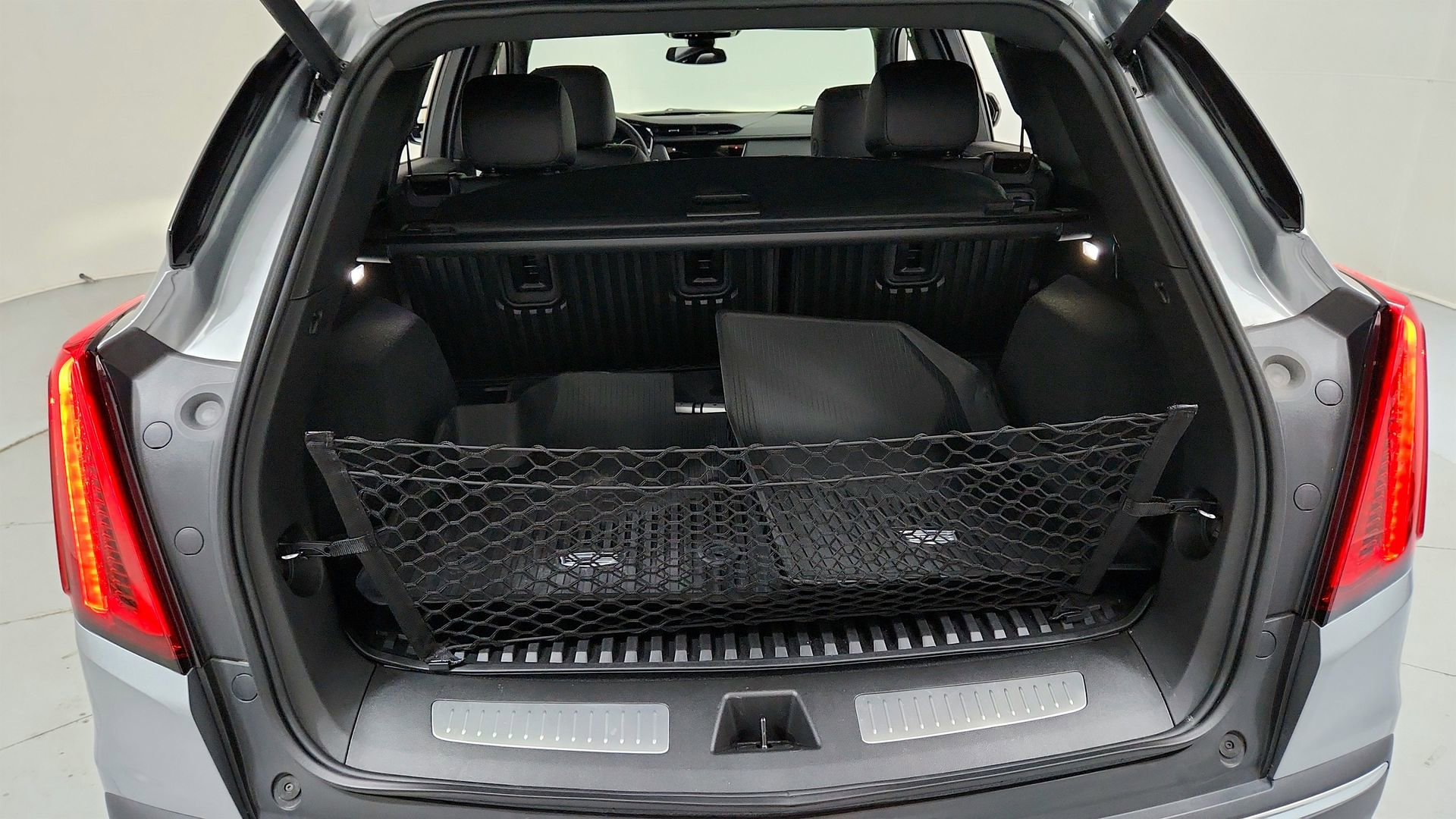 Used 2025 Cadillac XT5 Premium Luxury w/ LPO, Floor Liner Package FWD image 18
