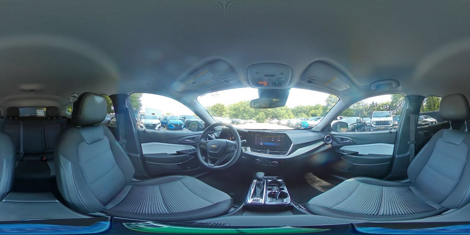 Used 2025 Chevrolet Trax LT FWD image 41