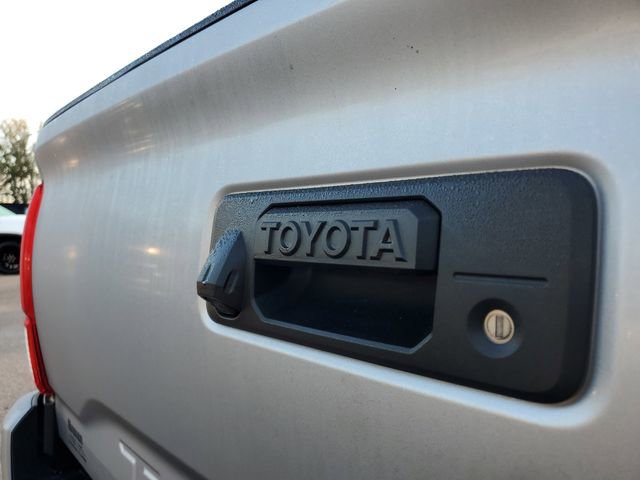 Used 2021 Toyota Tacoma SR w/ SR Convenience Package image 6