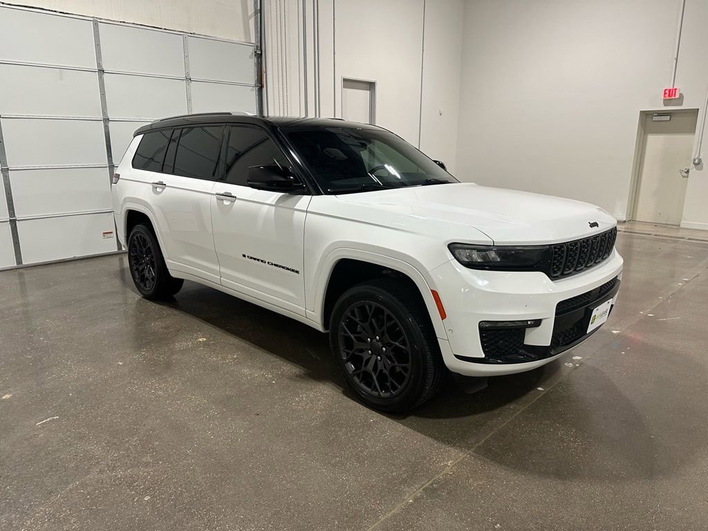 Used 2023 Jeep Grand Cherokee L Summit w/ High Altitude Package image 2