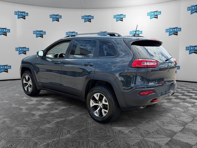 Used 2016 Jeep Cherokee Trailhawk w/ Comfort/Convenience Group AWD/4WD image 3