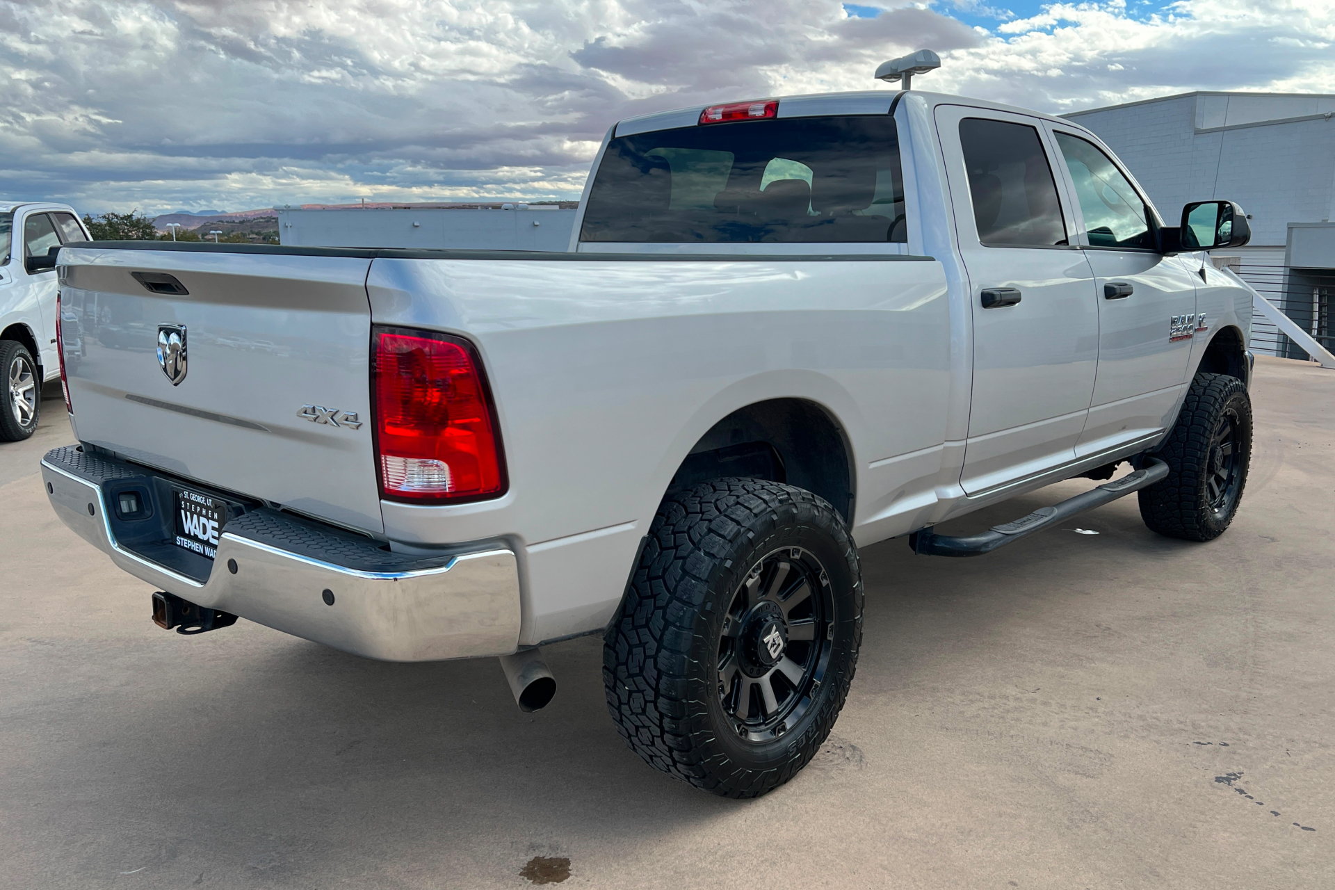 Used 2016 RAM 2500 Tradesman w/ Chrome Appearance Group AWD/4WD image 5