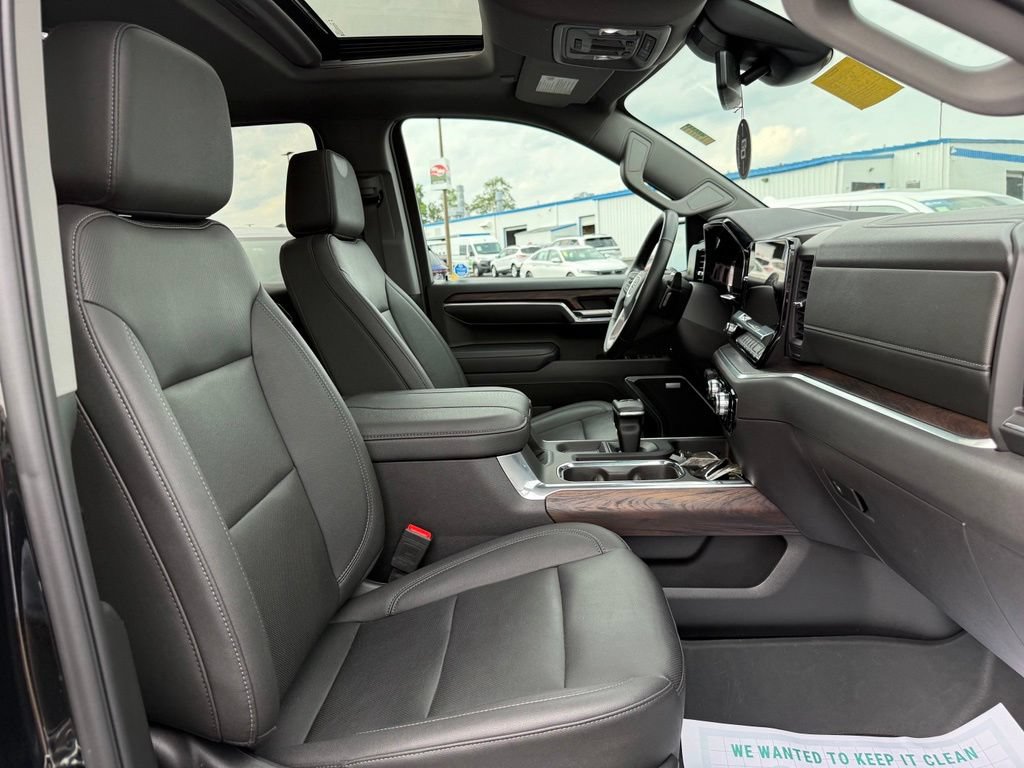 Used 2025 GMC Sierra 1500 SLT w/ SLT Premium Package AWD/4WD image 17