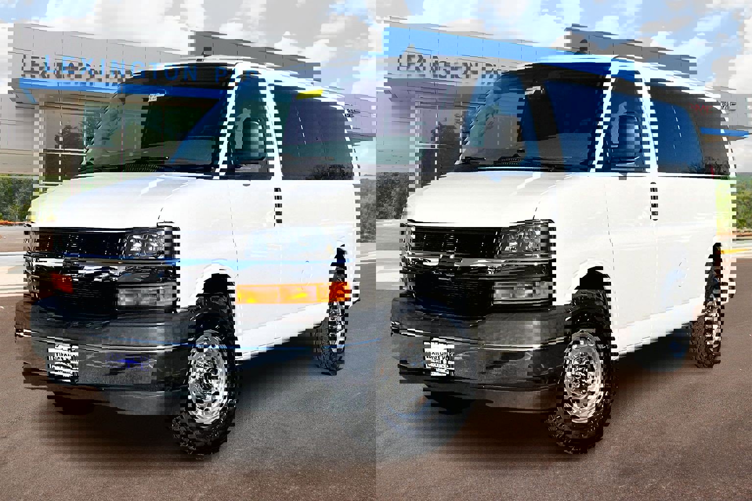 Used 2018 Chevrolet Express 2500 LT w/ LT Preferred Equipment Group image 11