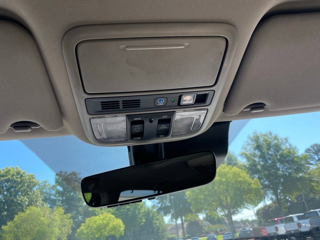 Used 2022 Honda Pilot Touring image 16