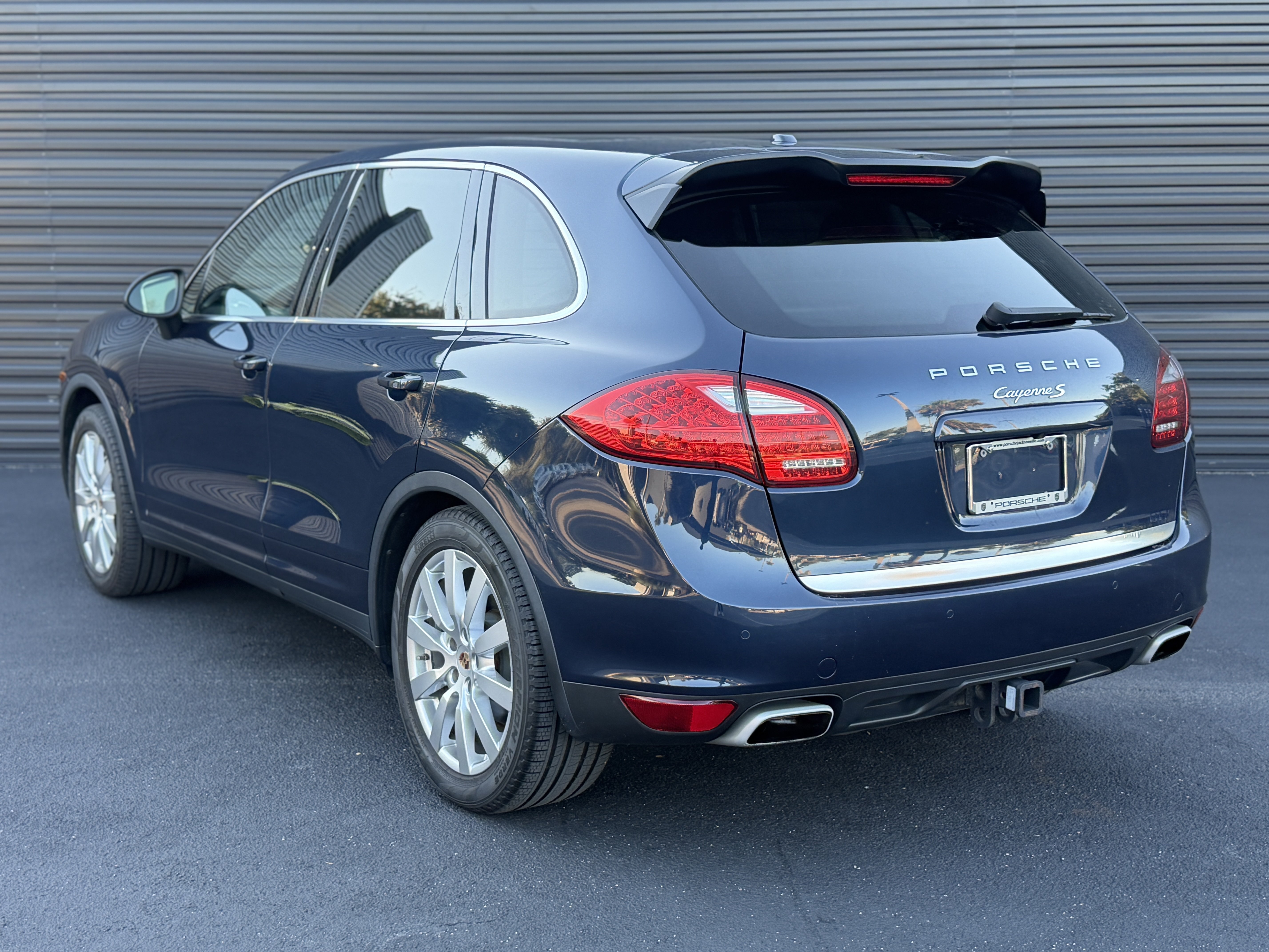 Used 2013 Porsche Cayenne S AWD/4WD image 3