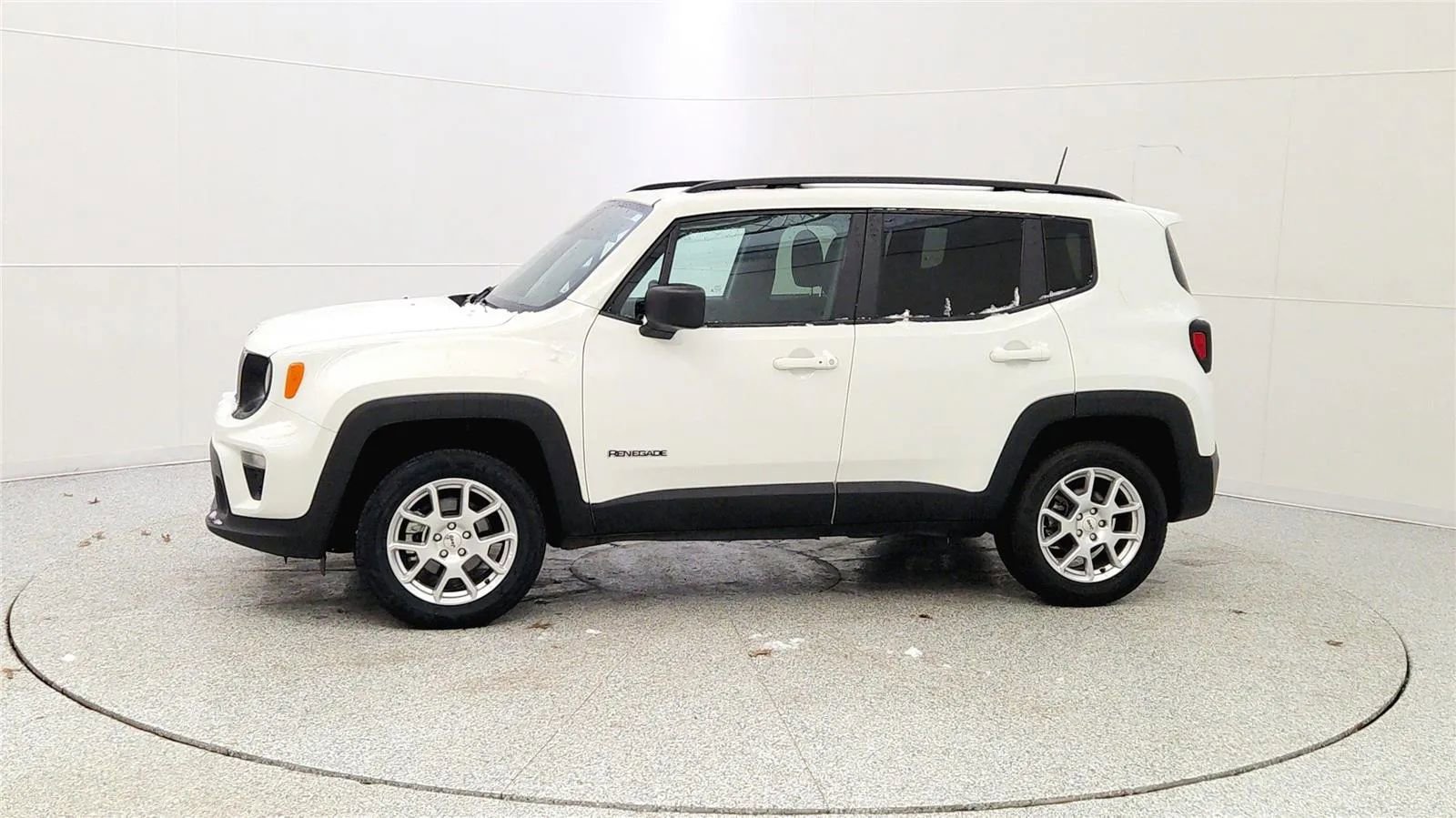 Used 2022 Jeep Renegade Latitude w/ Convenience Group image 4