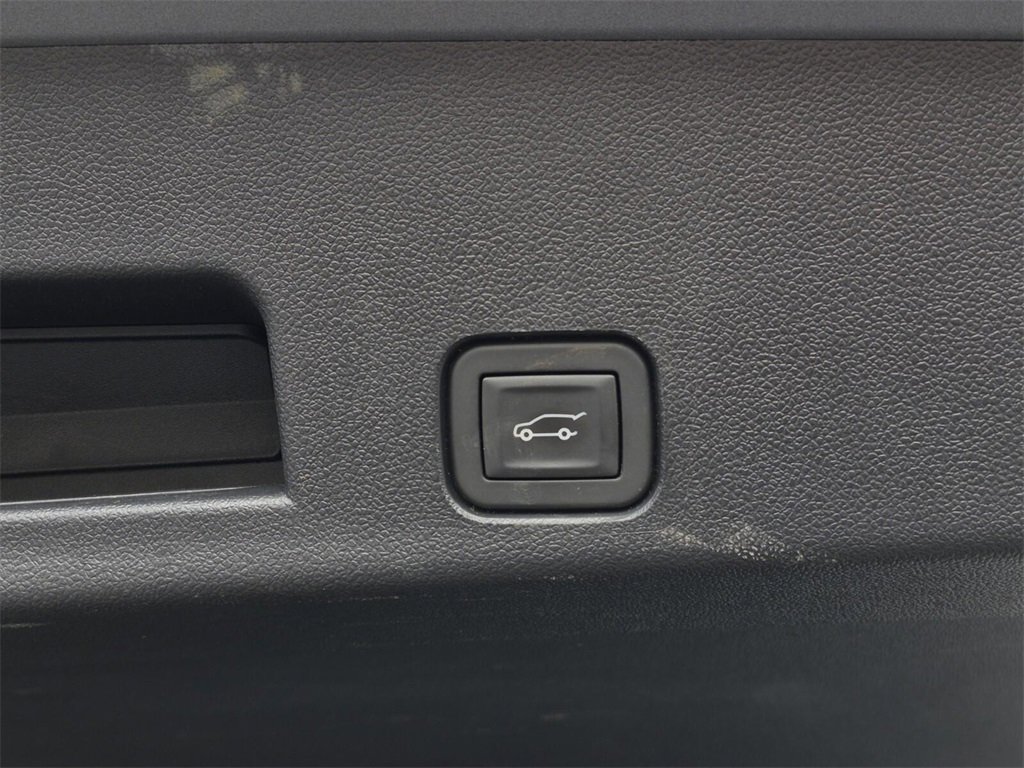 Certified 2025 Chevrolet Traverse RS w/ LPO, Floor Liner Package image 9