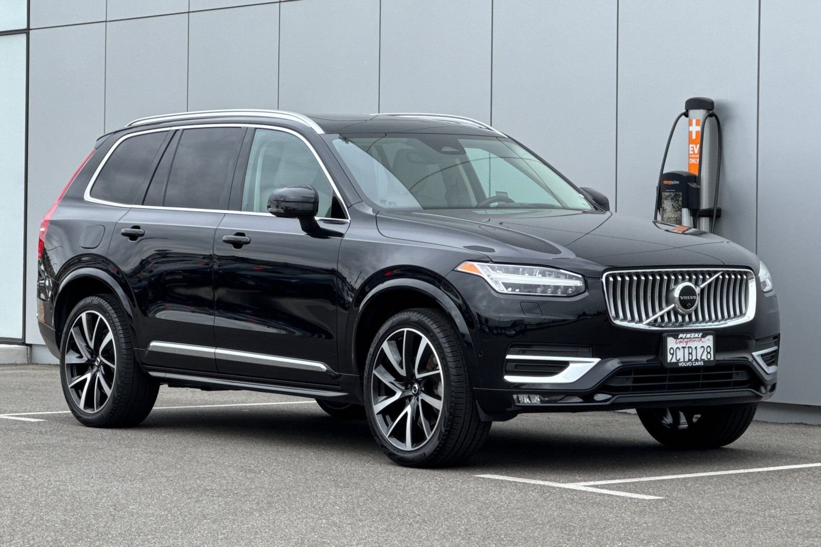 Used 2023 Volvo XC90 B5 Plus w/ Protection Package Premier AWD/4WD image 7