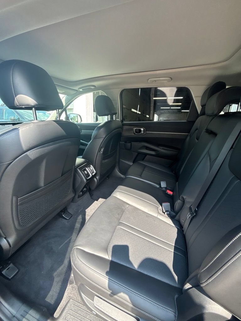 Used 2023 Kia Sorento S w/ Panoramic Sunroof Package FWD image 16