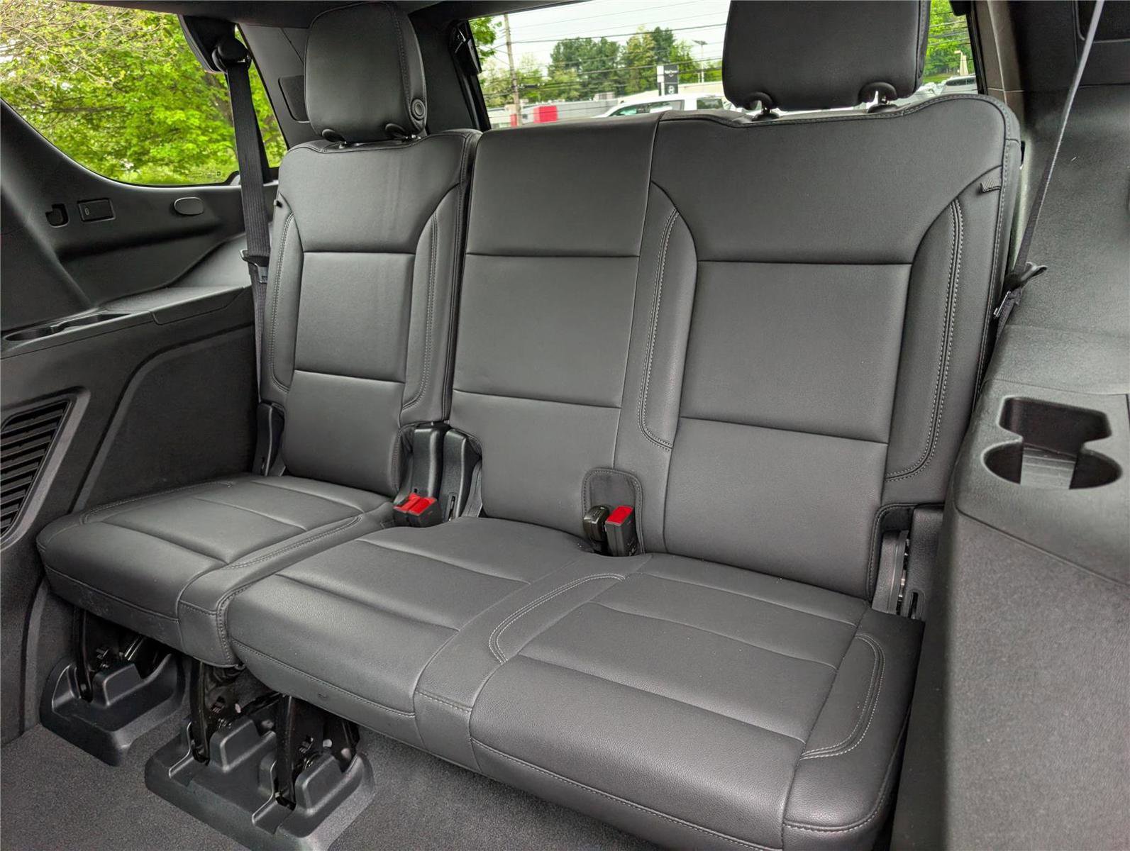 Used 2023 Chevrolet Tahoe LT w/ Luxury Package AWD/4WD image 17