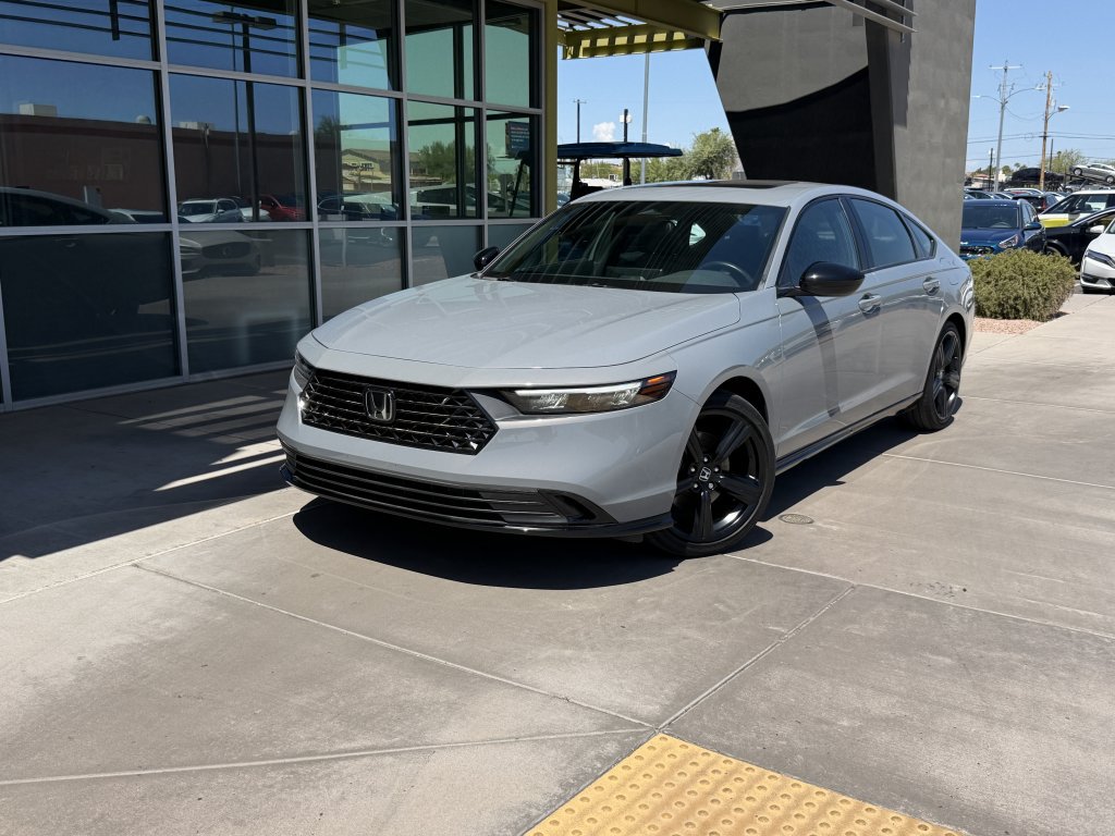 Used 2024 Honda Accord Sport image 2