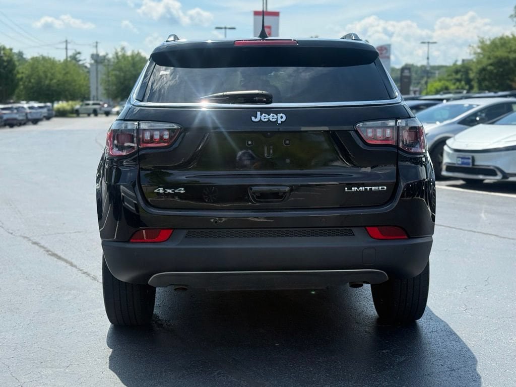 Used 2024 Jeep Compass Limited AWD/4WD image 5