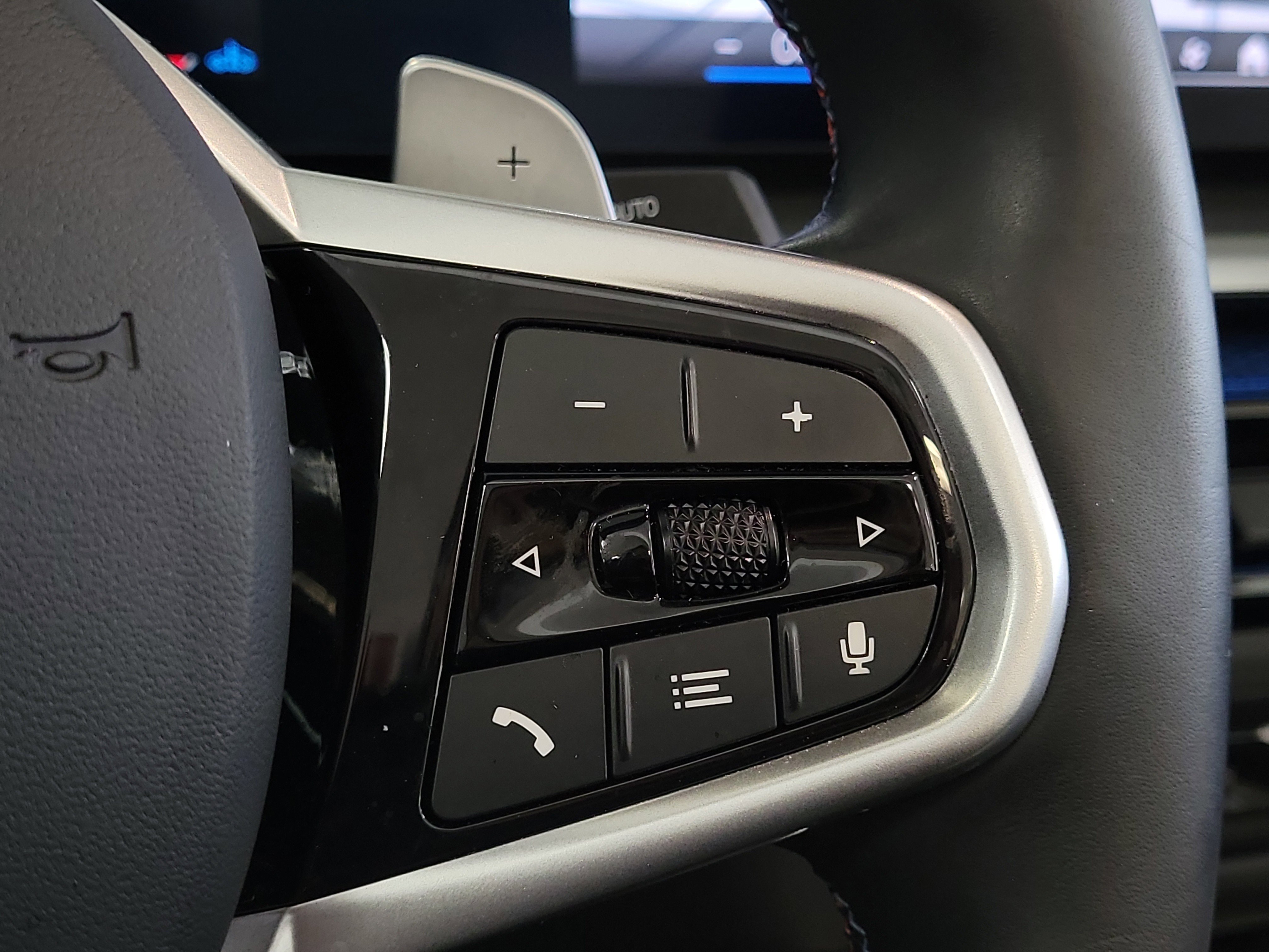 Used 2025 BMW M440i Convertible image 28