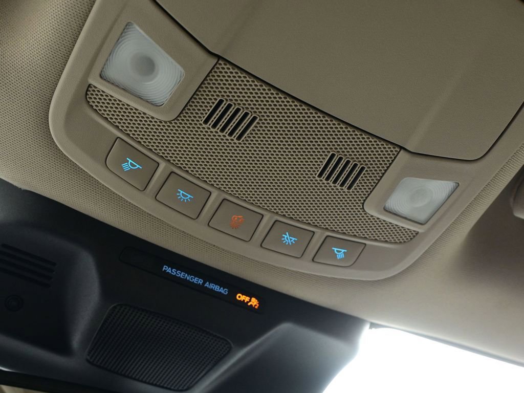 Used 2024 Ford Expedition XLT image 23