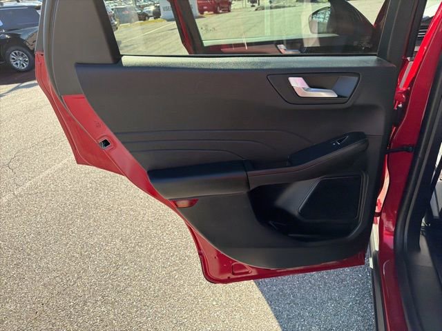 Used 2025 Ford Escape SE image 14