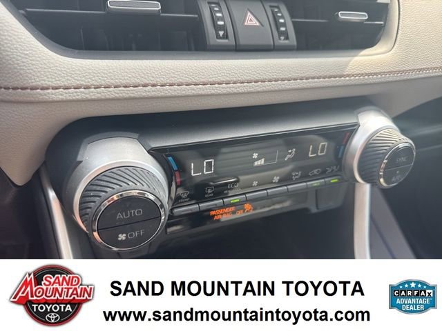 Used 2019 Toyota RAV4 XLE Premium FWD image 21