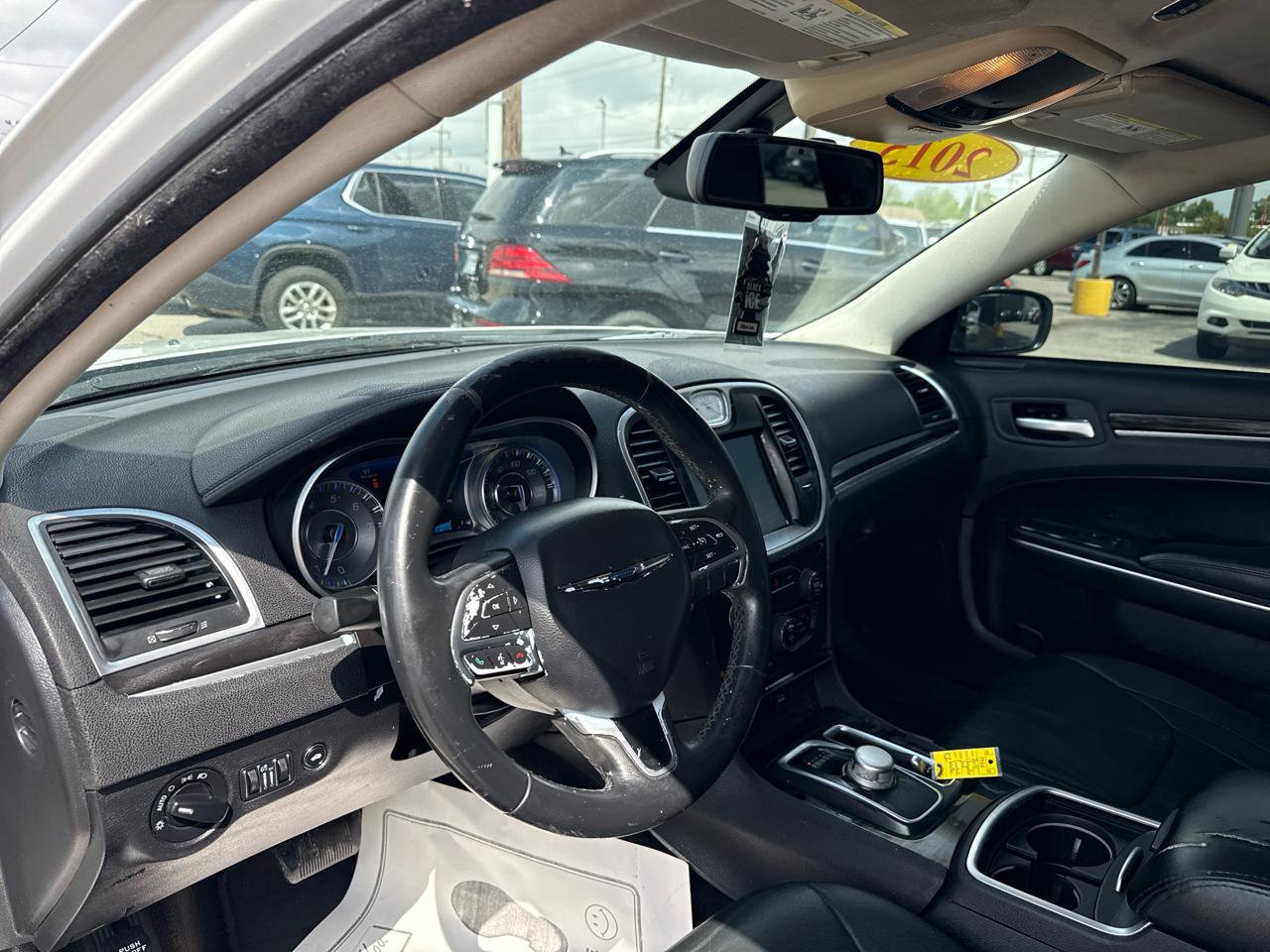 Used 2015 Chrysler 300 Limited image 8