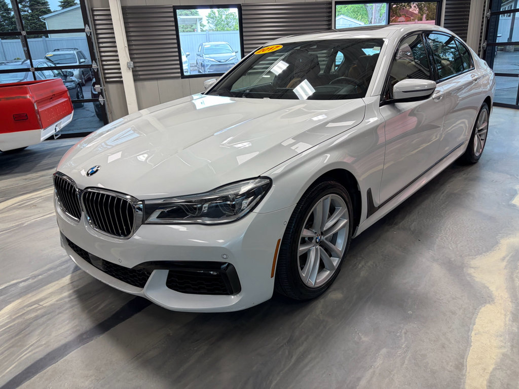 Used 2017 BMW 750i xDrive AWD/4WD image 3