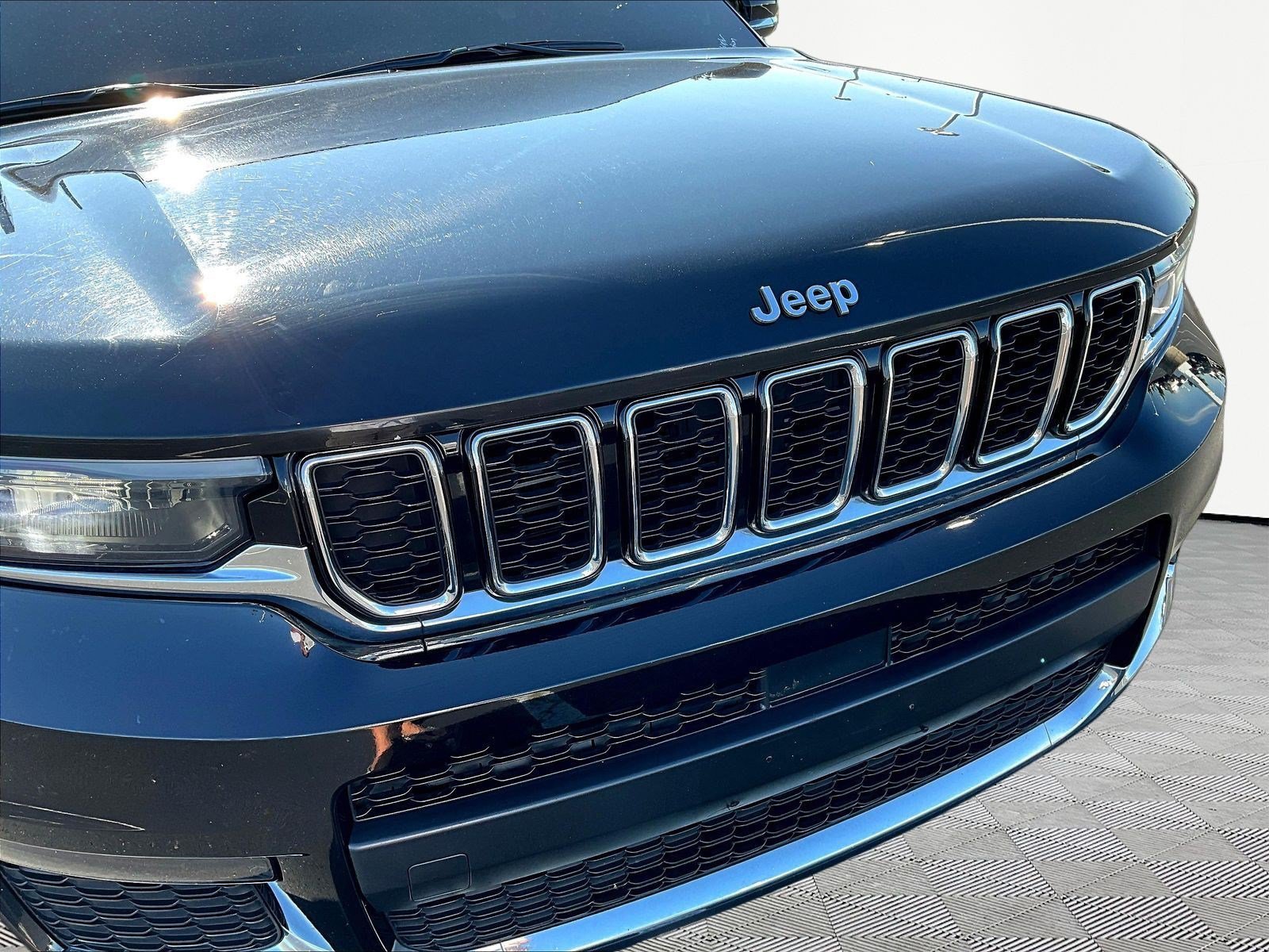 Used 2021 Jeep Grand Cherokee L Limited AWD/4WD image 34