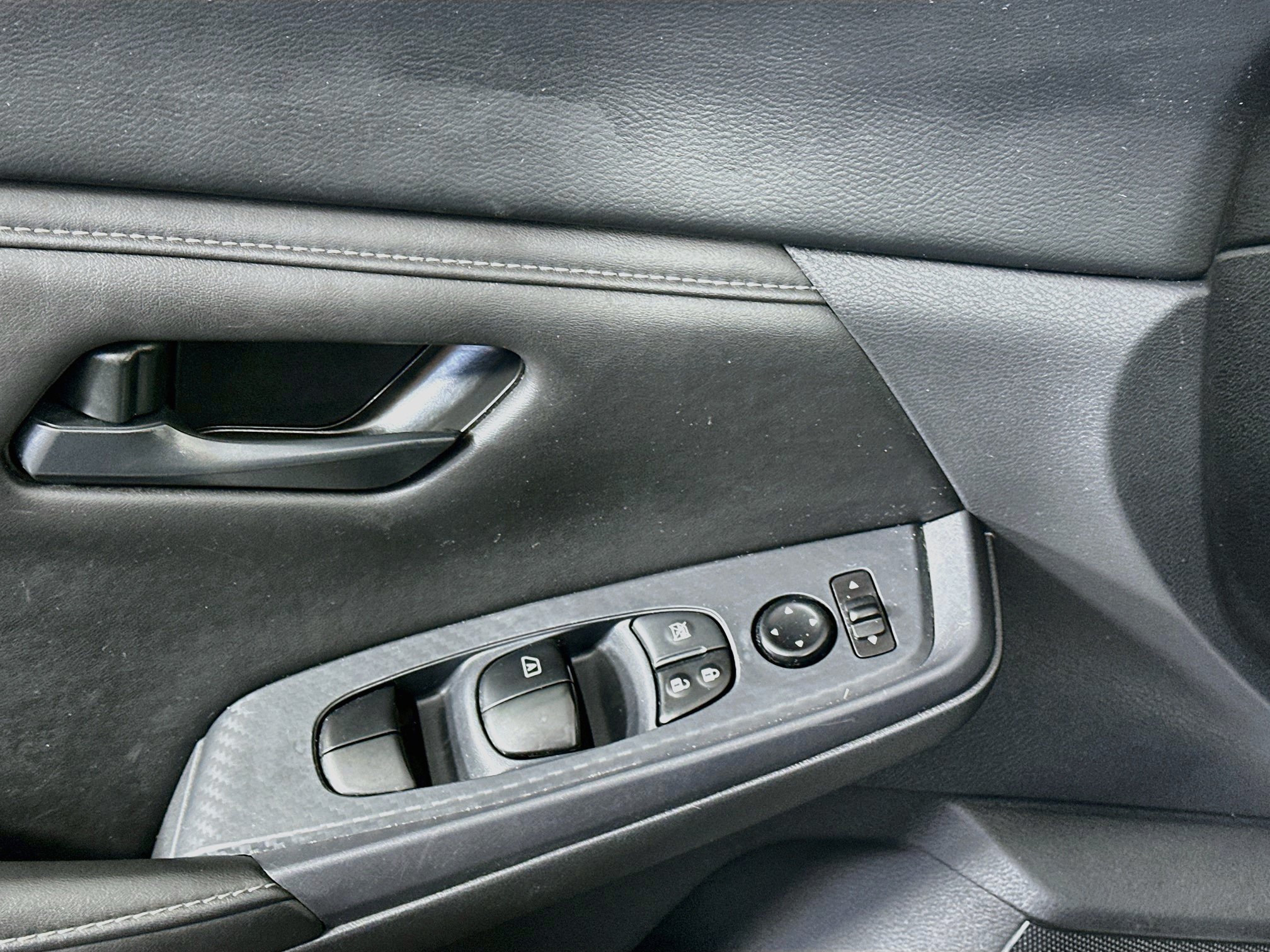 Used 2025 Nissan Sentra S FWD image 15