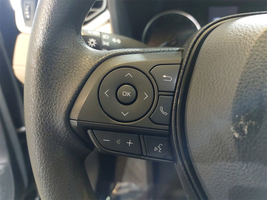 Used 2022 Toyota RAV4 LE image 16