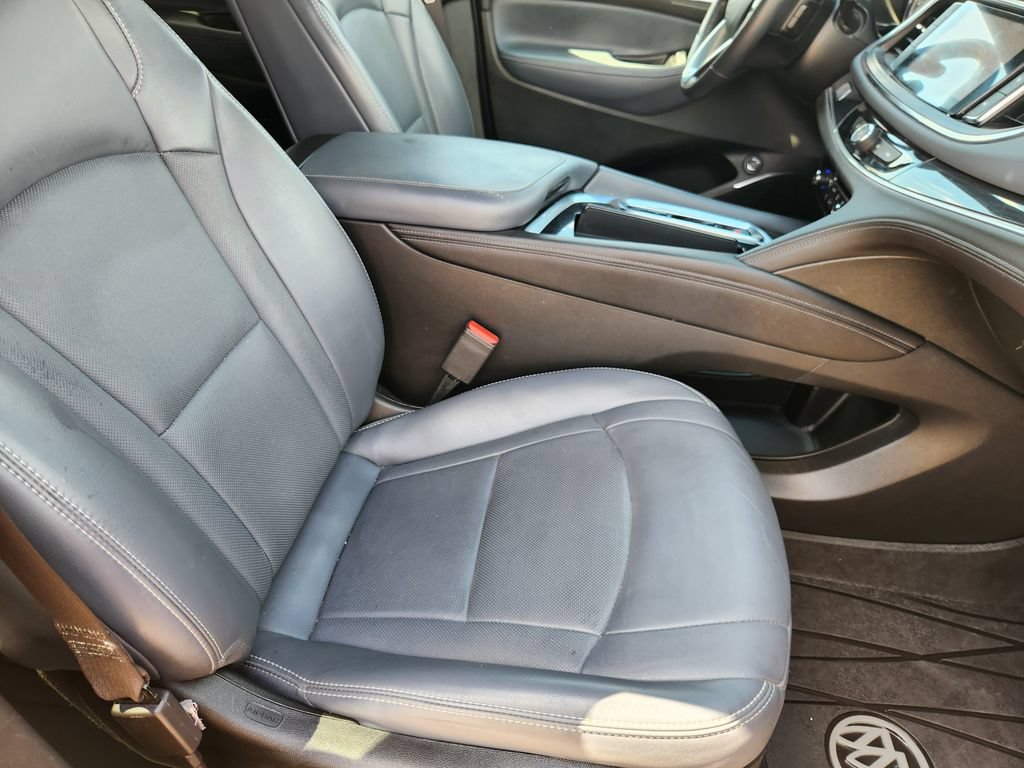 Used 2022 Buick Enclave Essence w/ Sport Touring Edition FWD image 13