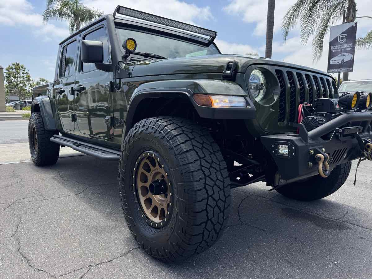 Used 2023 Jeep Gladiator Sport AWD/4WD image 10