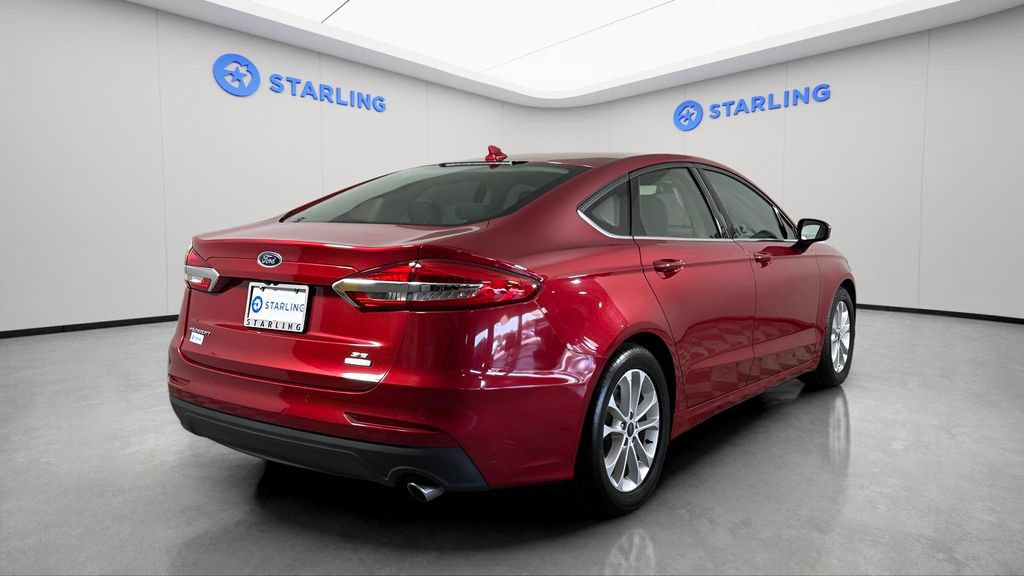 Used 2020 Ford Fusion SE FWD image 8
