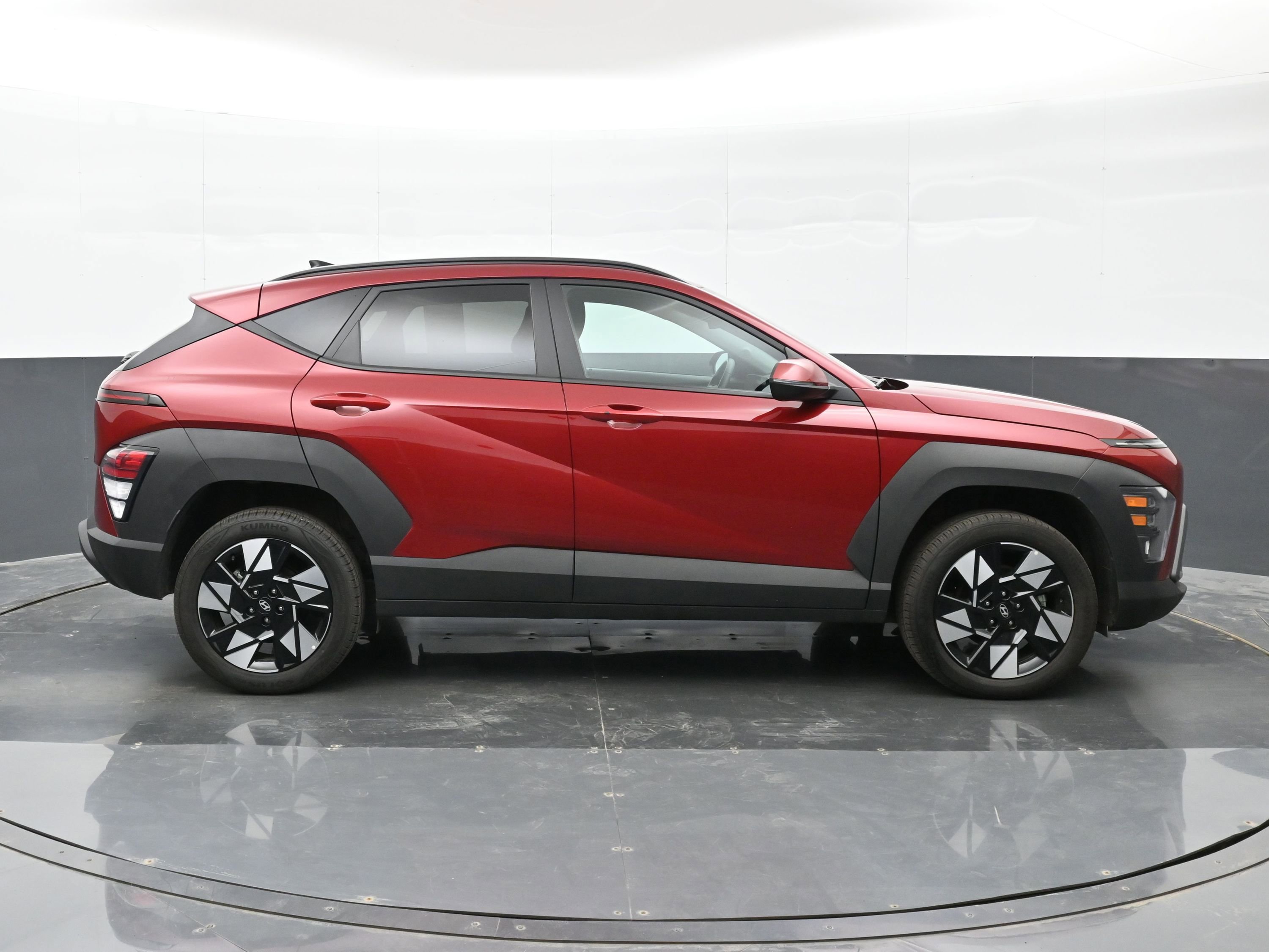 Certified 2025 Hyundai Kona SEL image 9