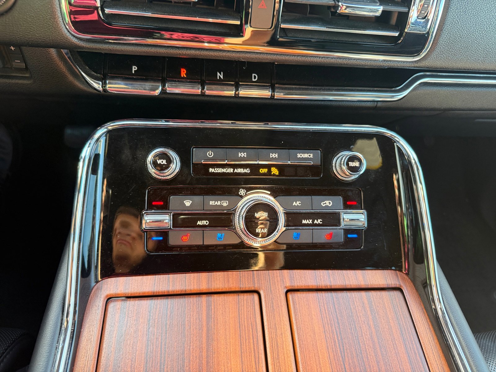 Used 2019 Lincoln Navigator Reserve image 25