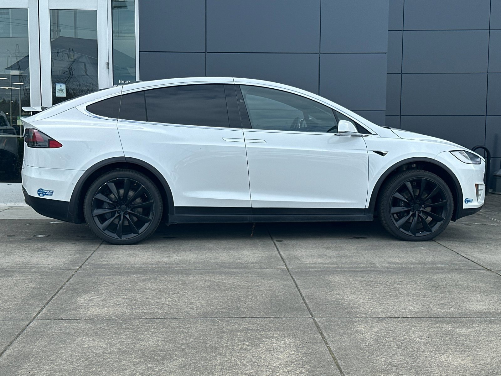 Used 2020 Tesla Model X Long Range image 2