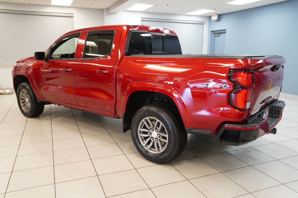 Used 2025 Chevrolet Colorado LT w/ LT Convenience Package AWD/4WD image 7