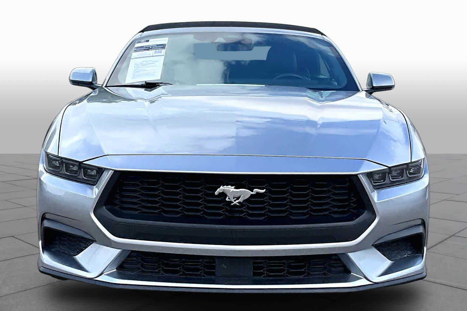 Used 2025 Ford Mustang Premium RWD image 4