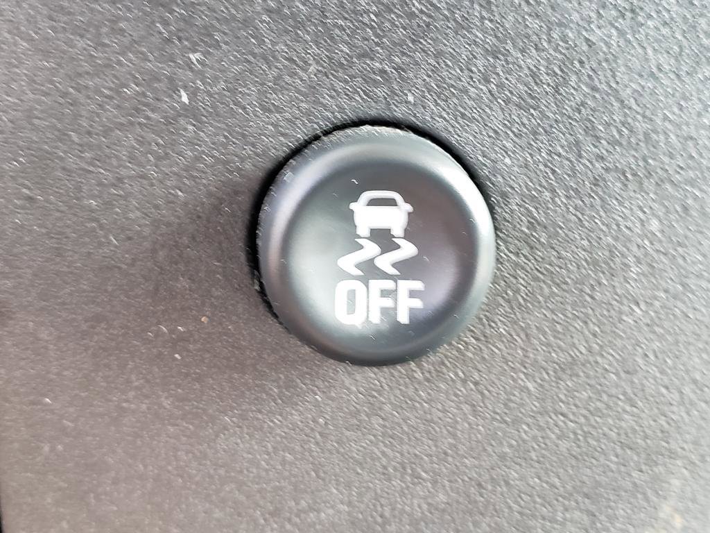Used 2017 Chevrolet Express 2500 image 22