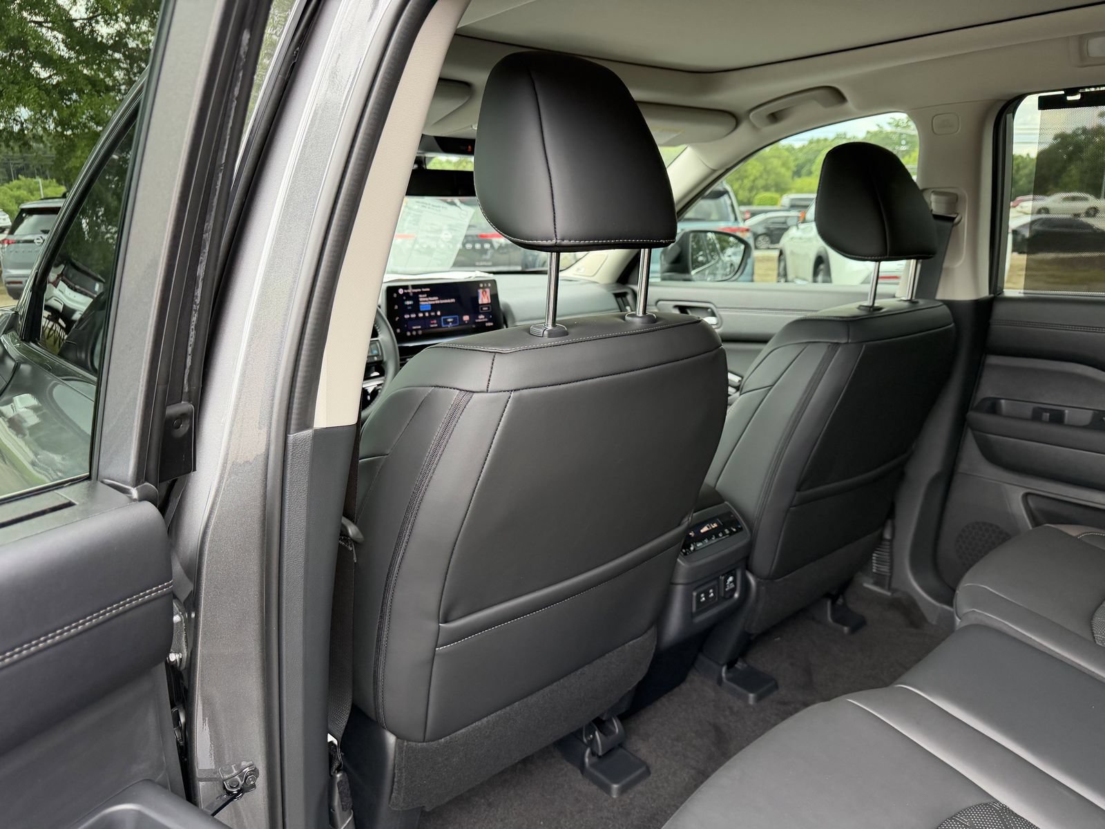 New 2026 Nissan Pathfinder Platinum AWD/4WD image 25