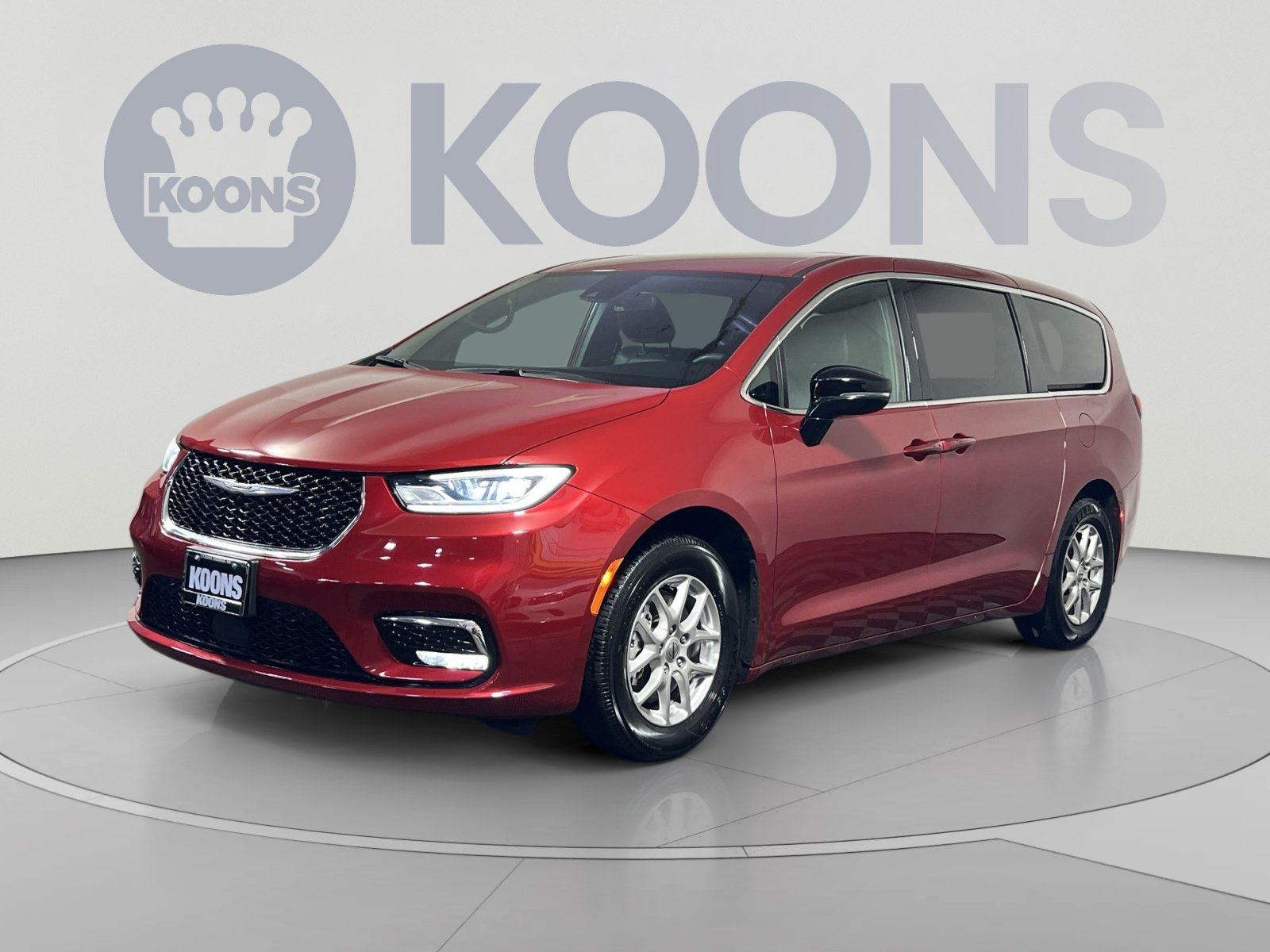 Used 2025 Chrysler Pacifica Select