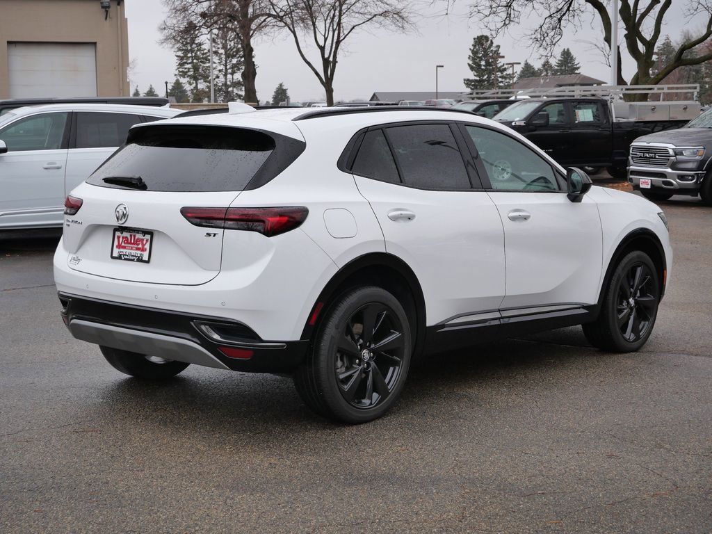 Used 2022 Buick Envision Essence w/ Sport Touring Package image 9