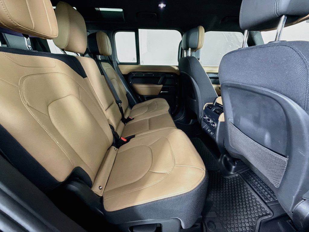 Certified 2025 Land Rover Defender 110 X AWD/4WD image 22