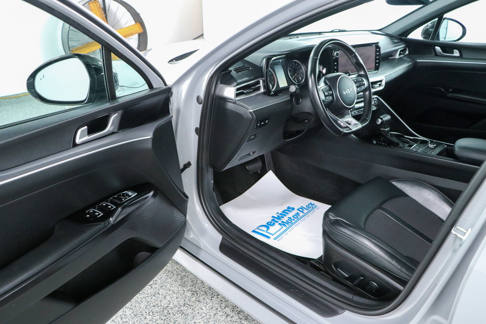 Used 2023 Kia K5 GT-Line FWD image 3