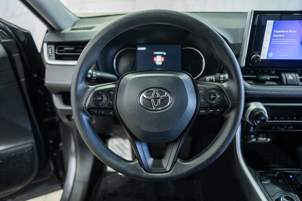 Used 2025 Toyota RAV4 XLE image 25
